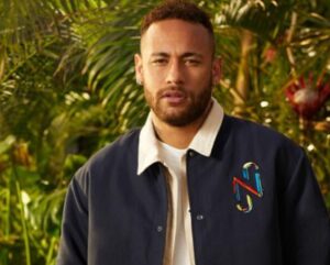 Neymar no simula y se defiende de ataques por apoyo a Jair Bolsonaro