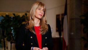 Ximena Rincón sufrió un choque mientras era entrevistada en vivo