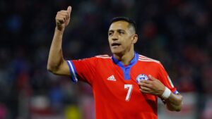 Alexis Sánchez se desmarca de polémica por libro del Mineduc: 