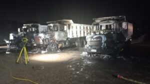 Cinco camiones resultaron quemados en incendio en Puente Alto