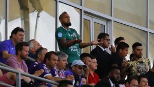 Arturo Vidal sufre con el descenso de Rodelindo Román a Tercera División