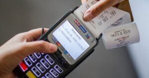 FNE pide que Transbank cumpla sentencia del TDLC sobre cobros a comercios