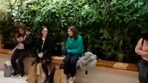 Ex ministra argentina que criticó compra de dólares para vacaciones es captada en Apple Store de Nueva York