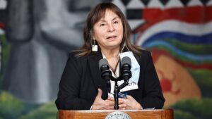 Ex ministra Jeanette Vega deberá declarar como imputada por llamada a Héctor Llaitul