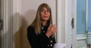 Senadores Walker y Rincón se bajan de mesa paralela y se suman a conversaciones oficiales por proceso constituyente