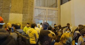 Metro deja a 40 mil hinchas de Colo Colo sin servicio por cierre anticipado de estaciones