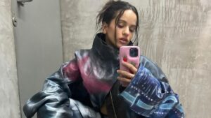 Rosalía devolvió el regalo que le hizo un fanático: 