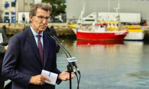 Núñez Feijóo, líder de la oposición en España, viajará a Santiago y se reunirá con Chile Vamos y Elizalde