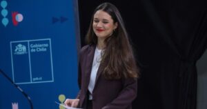 Diputados RN piden citar a Irina Karamanos a “rendir cuenta