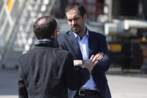 Presos de las redes: Gobierno enfrenta nueva polémica por tuits de sus ministros contra carabineros