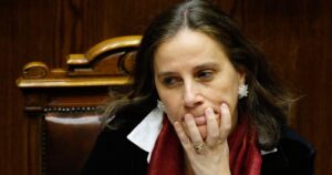 Chile Vamos analiza acusación constitucional contra canciller Urrejola por retraso de promulgación de TPP-11