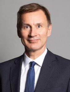 Nuevo ministro de Finanzas de Reino Unido desmonta plan de rebajas fiscales de Liz Truss