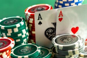 Cómo organizar una noche de juegos en casa: edición póker