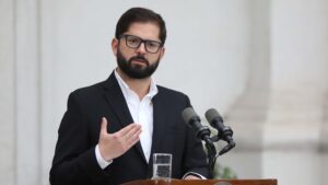 Gabriel Boric asume errores y reitera condena a violaciones a los DD.HH. a tres años del estallido social