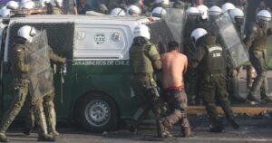 Primeras escaramuzas y saqueos en cercanías de Plaza Baquedano dejan cuatro detenidos