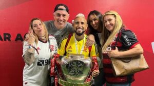 Arturo Vidal gana su primer título con el Flamengo