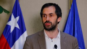 Ministro Nicolás Grau sufrió una trombosis pulmonar y se encuentra con licencia médica