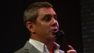 José Miguel Viñuela reconoce oferta de TV+: aceptaría bajo 