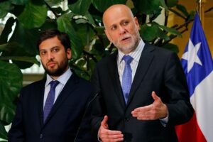 Partidos proponen creación de órgano independiente para bases constitucionales