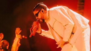 Bad Bunny sorprendió a sus fanáticos y cantó una canción de Los Prisioneros