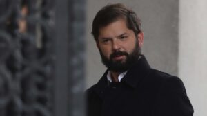 Encuesta Pulso Ciudadano: aprobación de Gabriel Boric cae a un  25,4%