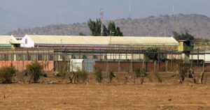 Diputados plantean habilitar el penal de Punta Peuco para recibir a reos comunes