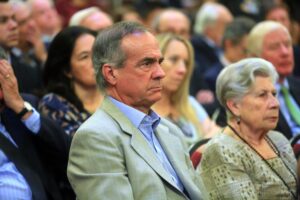 Ignacio Walker renuncia a la DC y se suma a fuga de militantes