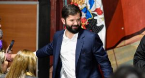 Boric descarta abordar pensiones de las FF.AA. en la actual reforma