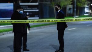 Pareja con su hijo de seis meses vivieron violento portonazo en La Florida