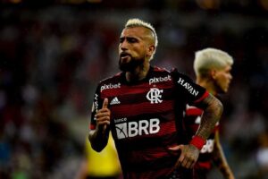 Arturo Vidal respondió a sus críticos en medio de las celebraciones con Flamengo