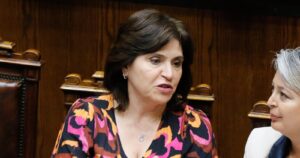 Ministra Ana Lya Uriarte se disculpa con Republicanos por dichos sobre detenidos desaparecidos