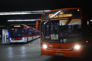 Boric afirma que congelamiento de tarifas del transporte público