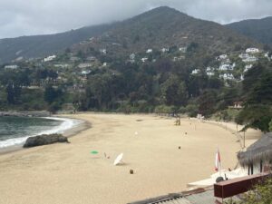 Zapallar aprueba ordenanza que restringe tránsito de menores de edad durante la noche