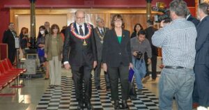 Masonería reconoce a la rectora Devés con la Medalla Francisco Bilbao en aniversario 180 de U. de Chile