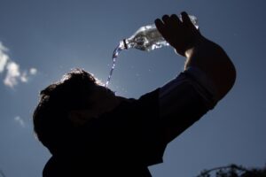 Consejos para mantener una correcta hidratación durante la ola de calor