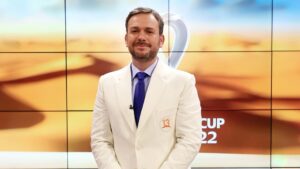 VIDEO - Periodista Ignacio Valenzuela sufrió insólito chascarro por culpa de una mosca