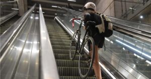Metro de Santiago: ¿Cuándo y en qué horario puedo ingresar con bicicleta?