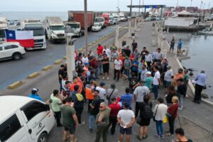 Ministro de Agricultura emplaza a los camioneros que siguen en paro a 