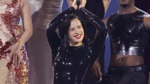 VIDEO - El motivo que llevó a Rosalía a detener su concierto en Lisboa por unos minutos