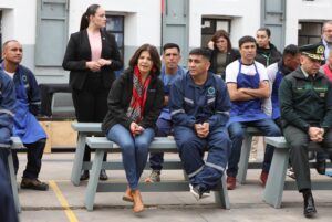 No sólo la huelga de hambre: ministra de Justicia recibe nuevas presiones por traslado de miembros de la CAM
