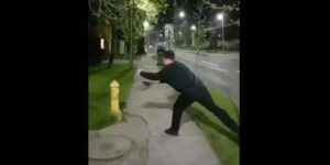 Formalizan y dejan con arraigo nacional a joven que destruyó grifo en Las Condes