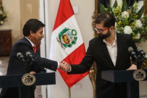 Boric acuerda con Castillo realizar la próxima cumbre de la Alianza del Pacífico en Perú