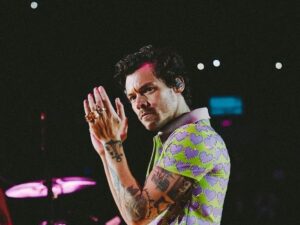 Fans de Harry Styles llevan una semana acampando afuera del Estadio Bicentenario de La Florida