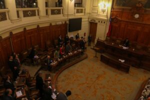 Chile Vamos propone fórmula mixta con expertos y personas elegidas para redactar la nueva Constitución