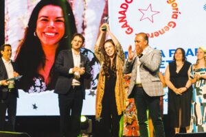 Profesora especialista en reinserción escolar ganó el Global Teacher Prize Chile 2022