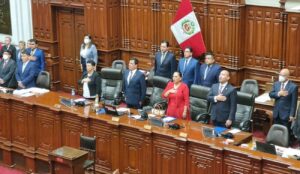 Crisis en Perú: Congreso destituye a Pedro Castillo tras intento de autogolpe
