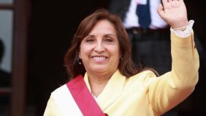 Dina Boluarte, presidenta de Perú: 