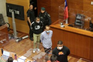 Siete de los 30 detenidos por emitir licencias médicas falsas quedaron en prisión preventiva
