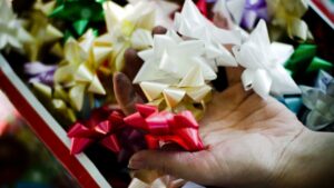Los 4 regalos de Navidad que no pasan de moda y que pueden ayudar a ahorrar en tiempos de inflación