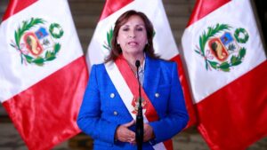 Crisis en Perú: Dina Boluarte propuso adelantar las elecciones para abril de 2024